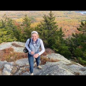 Meet your Posher, Lauren